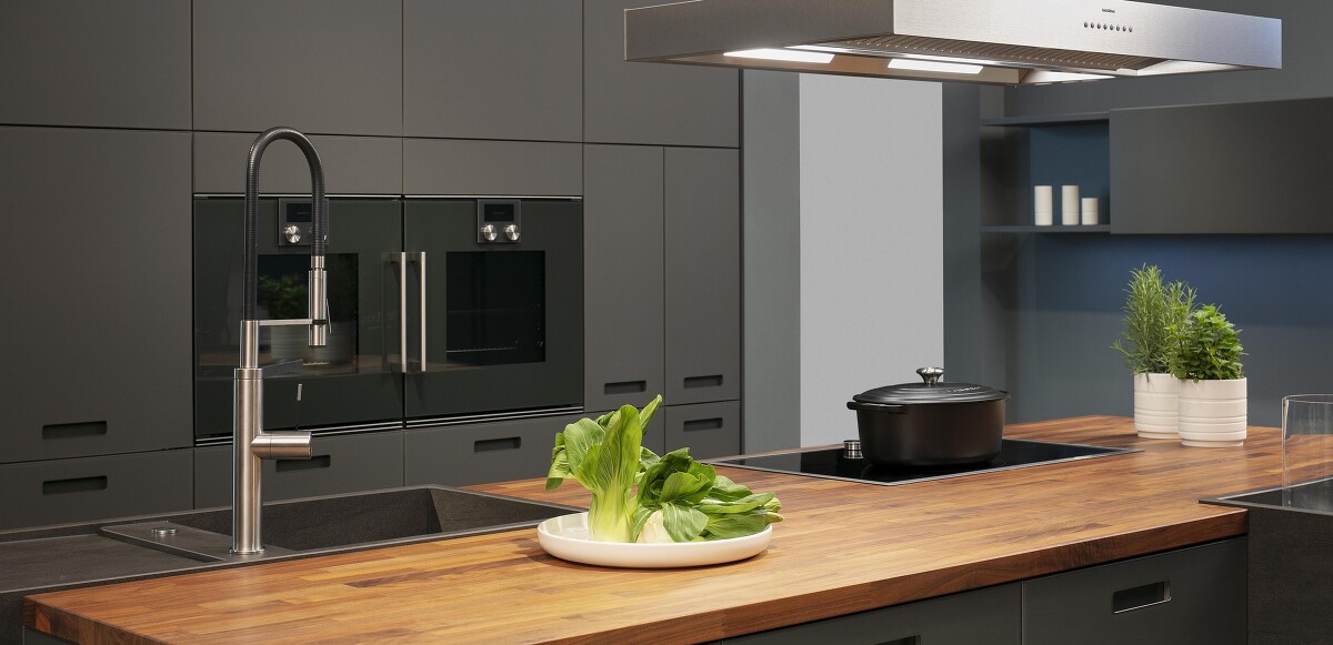 Holz ist auch in der Küche ein idealer Werkstoff! Holz ist auch in der Küche ein idealer Werkstoff!